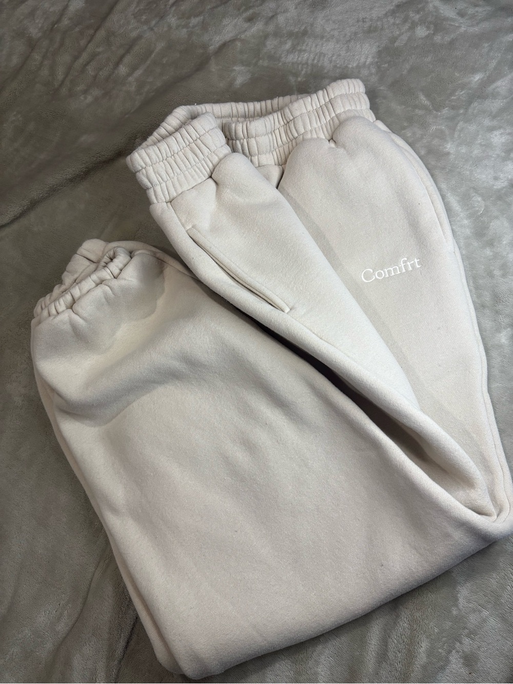 Comfrt Women's sweatpants Joggers - Cream